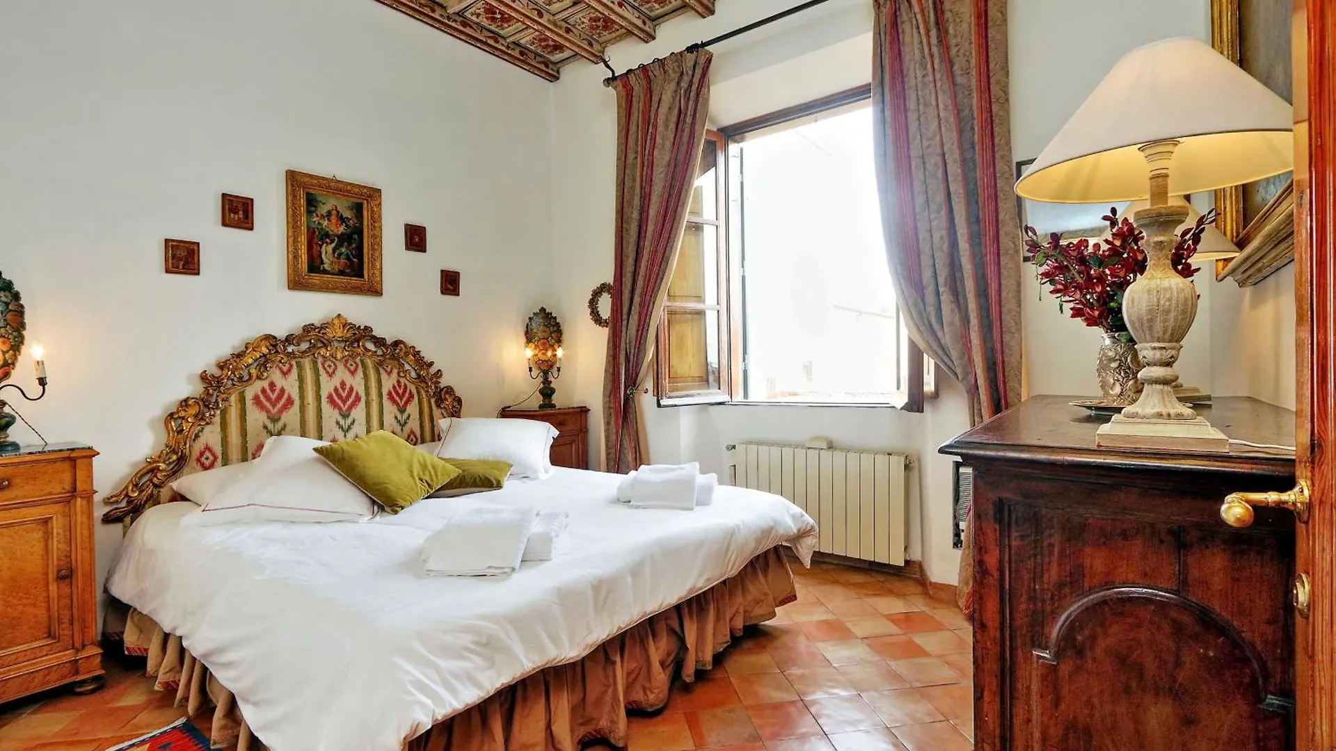 Treasurerome Daphne Terrace Apartment Italy